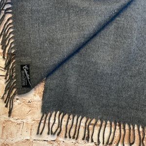 Beautiful Cashmillion Gray scarf